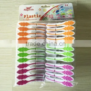 Maple Leaf Pattern Plastic Clothespins Laundry Clips Soft Grip Pegs Clothes Line Clips thumbnail-2