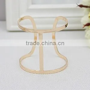 Pretty Irregularity Geometry Hollow Bangles,simple Design Gold Bangle for Women thumbnail-3