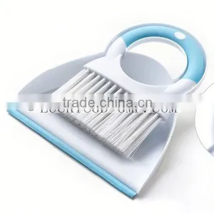Plastic Dustpan Set thumbnail-1