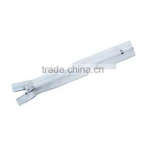 White Nylon Zipper With Metal Puller thumbnail-3