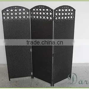 Indoor and Outdoor Display Wicker Folding Screen thumbnail-1