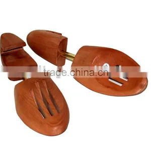 Deluxe Aromatic Shoe Tree thumbnail-1