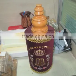 Unique Shape Creative Design Wooden Wine Box With Flannelette Covered thumbnail-1