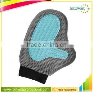 Wonderful Dog Pet Grooming Glove thumbnail-1