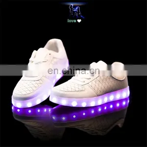 Wholesale Casual Couple Shoes OEM Low Minimum Quantity Luminous LED Sneakers thumbnail-4