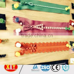 Fashion Garments Diamond Zipper , Custom Puller Plastic Rhinestone Zipper thumbnail-1