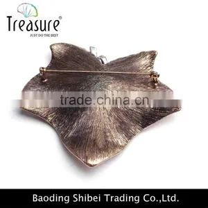 2015 Wholesale Fashion New Model Hot Selling Maple Shape Rhinestone Alloy Brooch thumbnail-6