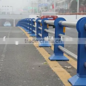 Galvanized Steel Road Fence thumbnail-2