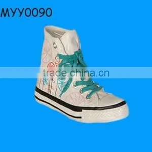 Decorative Shoe Pottery Coin Saving Bank thumbnail-1