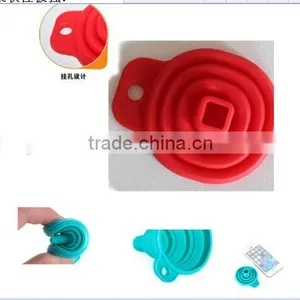 Folding Telescopic Oil Can Use a Funnel, Creative Liquid Separator, Silicone Funnel thumbnail-3
