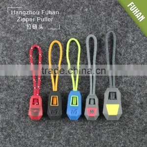Screen Printing Durable Circle Hollowed-out TPU Zipper Pullers thumbnail-1
