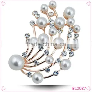 Fashion Design Hot Sale Charming Ladies Brooch Rhinestone Pearl Shaped Jewelry thumbnail-1