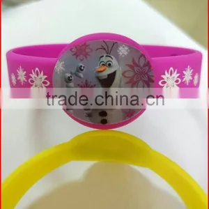 Waterproof Kids Wrist Bracelet Silicone Watch thumbnail-1