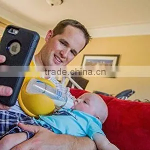 Free Hand Baby Bottle Holder thumbnail-6