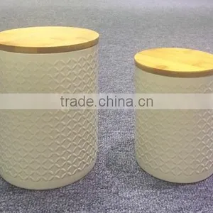 Set of 2 Canister With Wooden Lid thumbnail-1