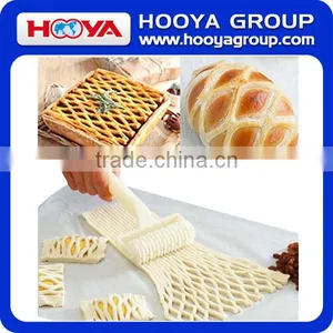 Dough Cookie Pie Pizza Bread Crust Roller Cutter Pastry Lattice Roller Crust Cutter Craft DIY Baking Tool thumbnail-1