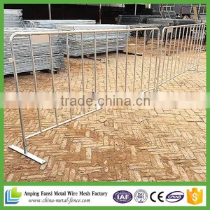 Hot Dipped Galvanized Steel Traffic Crowd Contral Barriers thumbnail-1