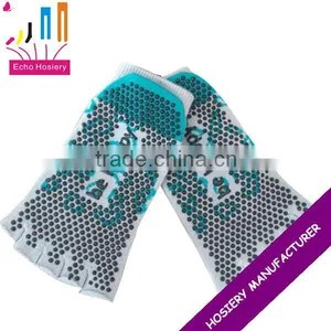 Anti Slip Customized Yoga Socks thumbnail-2