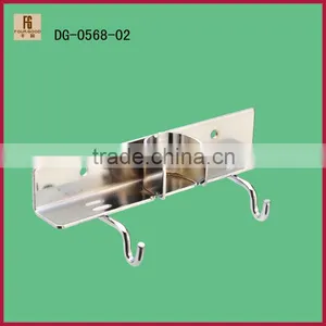 Double Hook Metal Pipe Clamp thumbnail-1