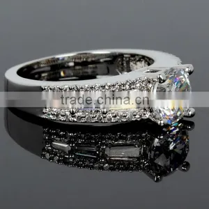Jewelry Finding Top Quality Proposal Design Cubic Zircon Main Stone Engagement Ring thumbnail-3