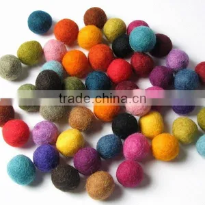 Eco Friendly New Products Promotional Gift Wholesale Ornaments Fabric Handmade Felt Balls on Express thumbnail-1