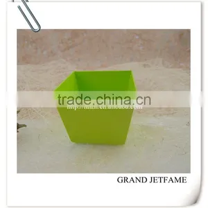Home Decoration Fashion Green Square Iron Candle Holder thumbnail-1