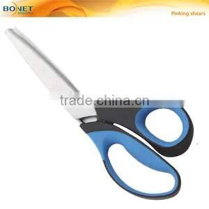 S21002 9-3/4" Plastic Handle Pink Wave Scissors thumbnail-1