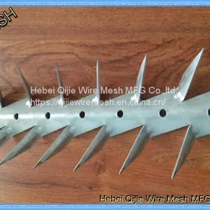 Hot Dipped Galvanized and PVC Coated Black Medium Wall Spikes thumbnail-1