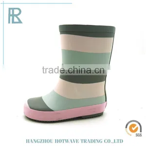 Multicolor Excellent Quality Lightweight Rain Boots For Kids thumbnail-3
