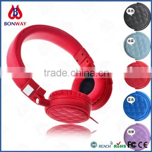 Super-bass Stereo Foldable Leather Headset for Travelling thumbnail-3