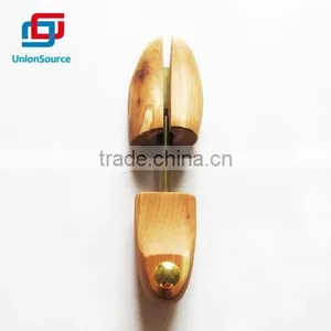 Good Quality Men's Wooden Shoe Tree thumbnail-1