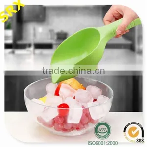 Customized High Quality Food Grade Plastic Fruit Scoop for Sale, OEM Ice Party Scoop, Make Your Own Plastic Food Scoop thumbnail-1