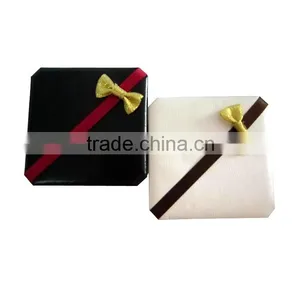 New Design White Leather Watch Case . thumbnail-2