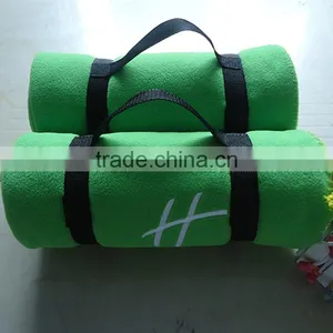 Green Color Polyester Polar Fleece Anti Pilling 150D 144F With Brand Logo Customized Easy Carry Portable Travel Blanket thumbnail-2