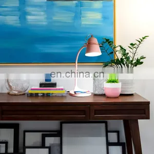 Classical Design Good Quality Indoor Illumination Desk Table Lamp thumbnail-3
