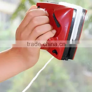 Easy to Grasp Red Magnetic Glass Cleaner thumbnail-2