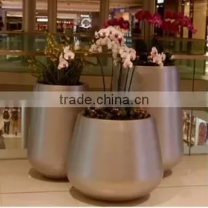 Modern Fiberglass Flowerpot thumbnail-1