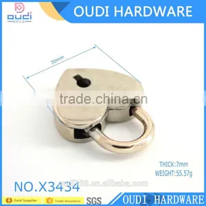 Hot Sale Bag Hardware Accessories Decoration Metal Heart-Shape Lock thumbnail-4