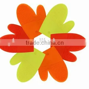 Heat Resistant Silicone Cooking Gloves thumbnail-1