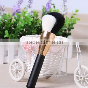 Miss Beauty Cosmetics Fashionable Makeup Brush Retractable Kabuki Brush thumbnail-1
