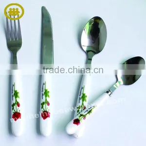 24pcs Cutlery Set With Plastic Handle thumbnail-1