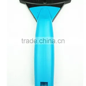 Small Plastic Ice Scraper Ice Breaker With Short Handle thumbnail-2