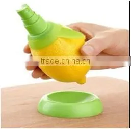 Plastic Manual Lemon Squeezer Round Lemon Squeezer for Orange Lemon thumbnail-1