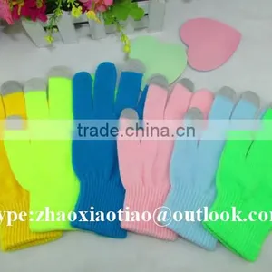 Conductive Soft Touchscreen Gloves for Smartphone thumbnail-3