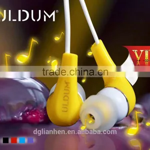 2013 Pop Cheap Plastic Headphones With Microphone for Mobile Phones thumbnail-1