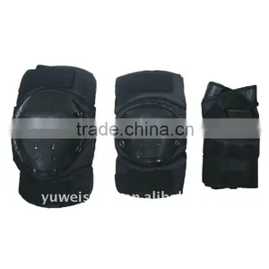 Ice Skating Knee Protecter thumbnail-1