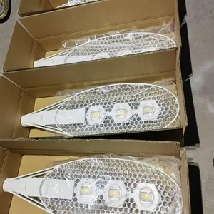 Quality LED Streetlights KCQ2 and KCQ3 With ADC12 Die-cast Aluminum Material 3000K-6000K thumbnail-4