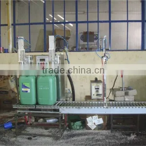 GFE-30 Semi-automatic 15kg Oil Weighing Filling Machine thumbnail-1