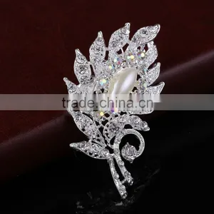 Bling Leaf Rhinestone Brooch With Pearl Center,Fashion Design Color Rhinestone Brooch Pin For Wedding Invitation thumbnail-3