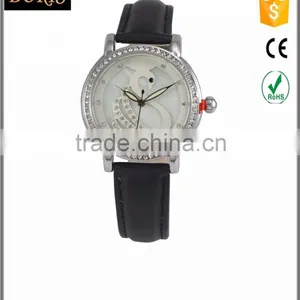 Latest Watches Design for Ladies Quartz Movement Men Leather Watch thumbnail-4